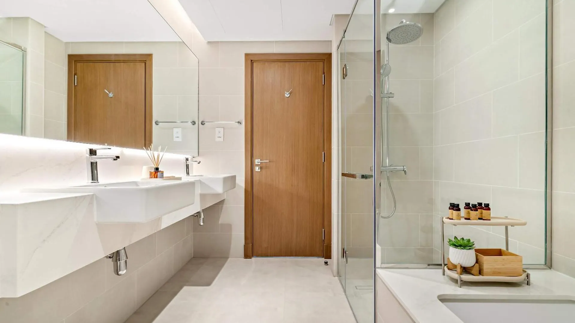 Silkhaus Charming 1Bdr In Canal Front Tower Dubai Lejlighed