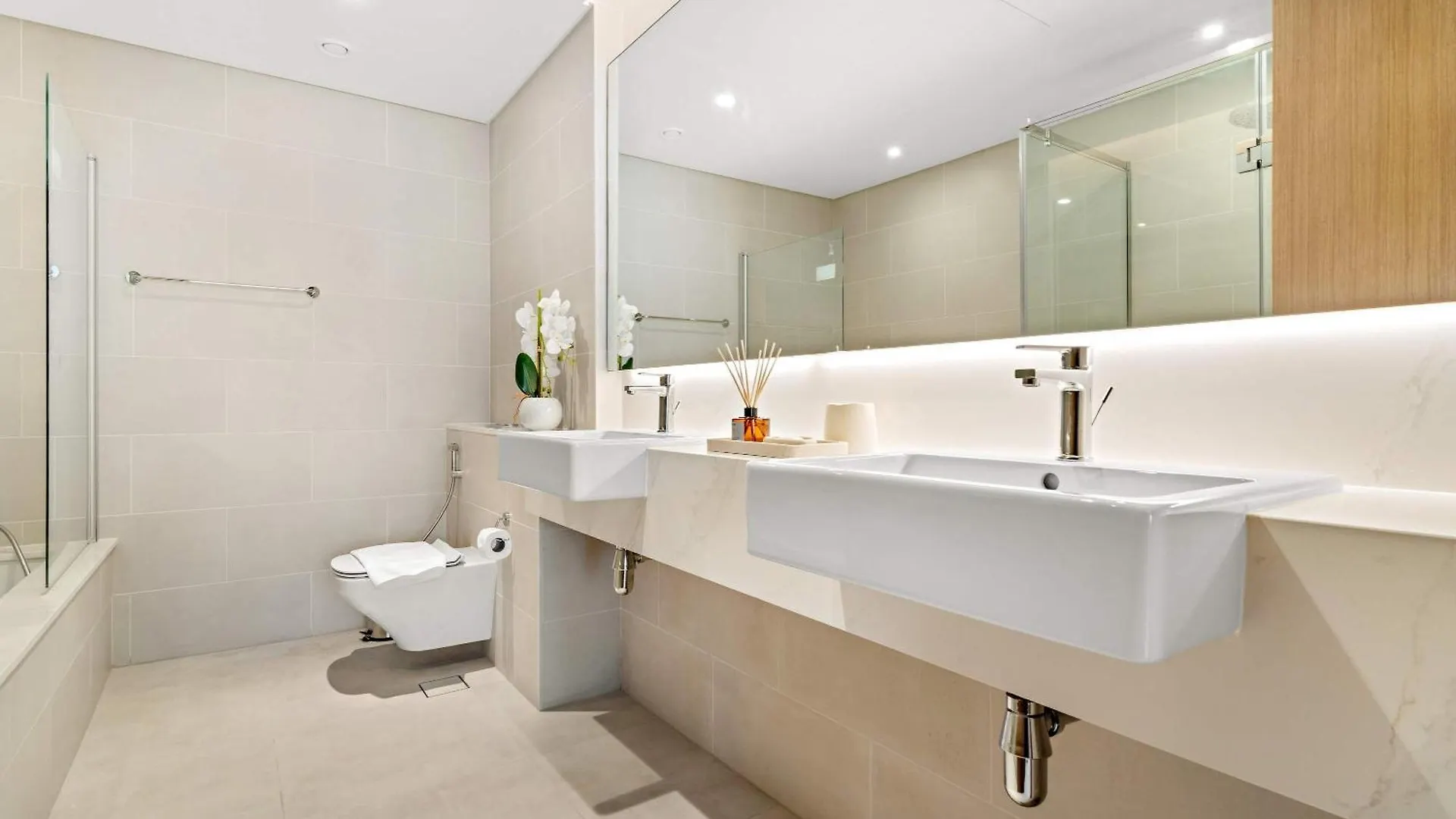 Silkhaus Charming 1Bdr In Canal Front Tower Dubai 0*,  Forenede Arabiske Emirater