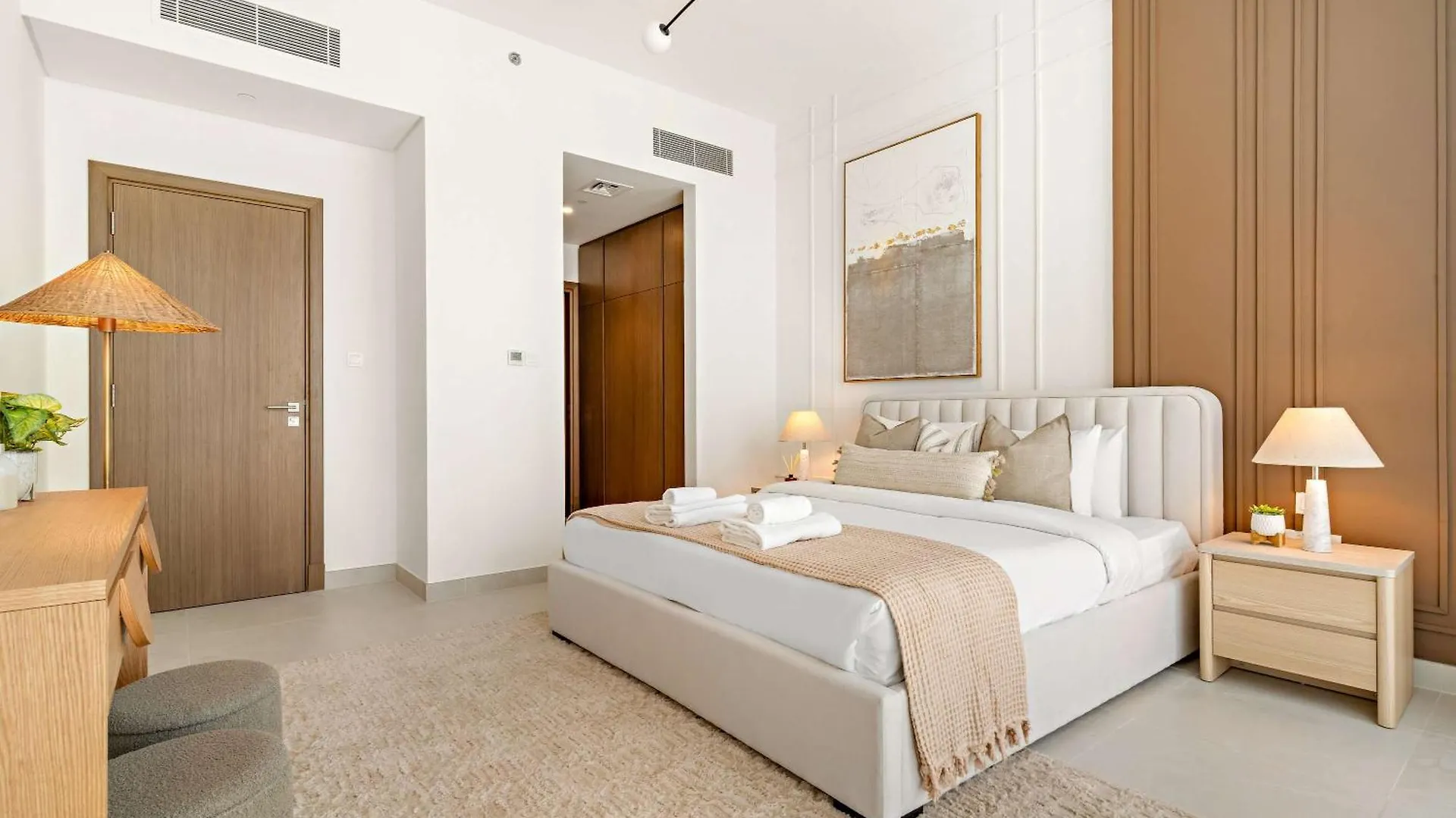 Silkhaus Charming 1Bdr In Canal Front Tower Dubai Apartment