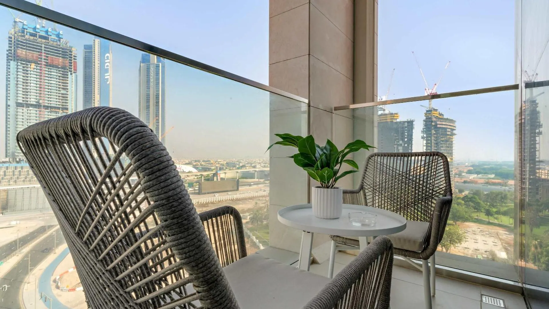 Silkhaus Charming 1Bdr In Canal Front Tower Dubai 0*,